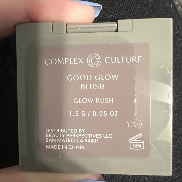 Blush - Picture 3 of 3